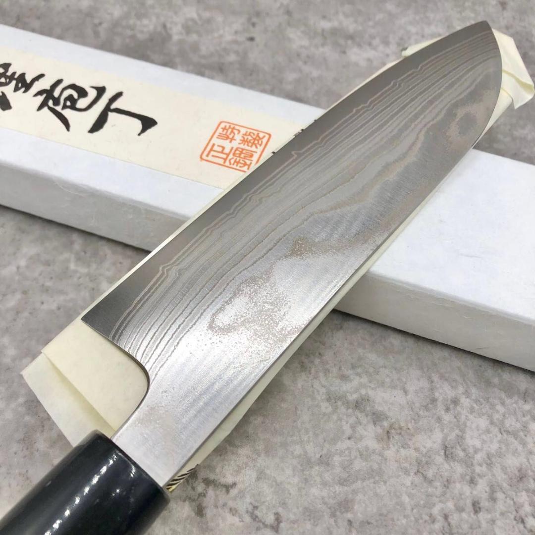 未使用 高級 白2鋼 関三本杉 ダマスカス 墨流し 三徳包丁 170㎜ 水牛柄