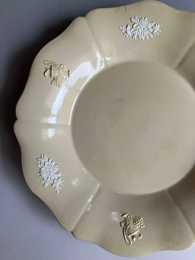 レア　19世紀初　花フォルムのレリーフ皿　イギリス　アンティーク　葡萄