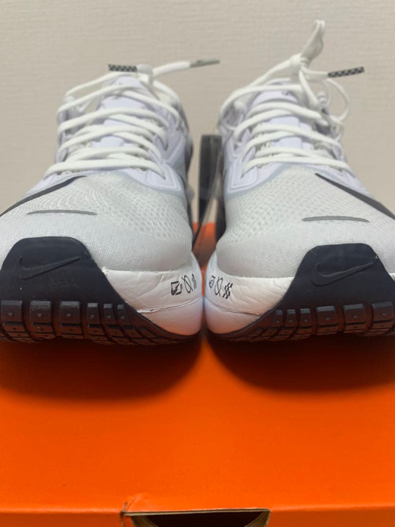 【未使用】NIKEズームフライ6 27.5cm
