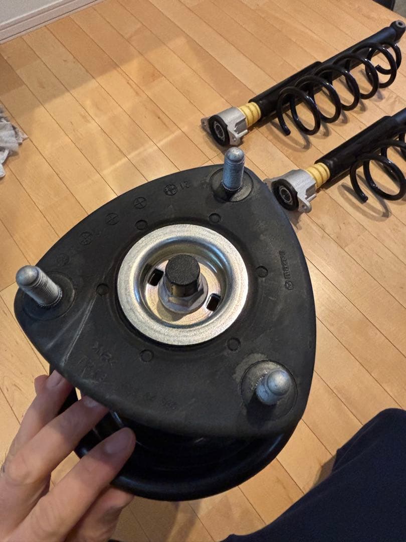 【美品】新車5000キロ外し mazda6 アテンザ gj 純正サスペンション