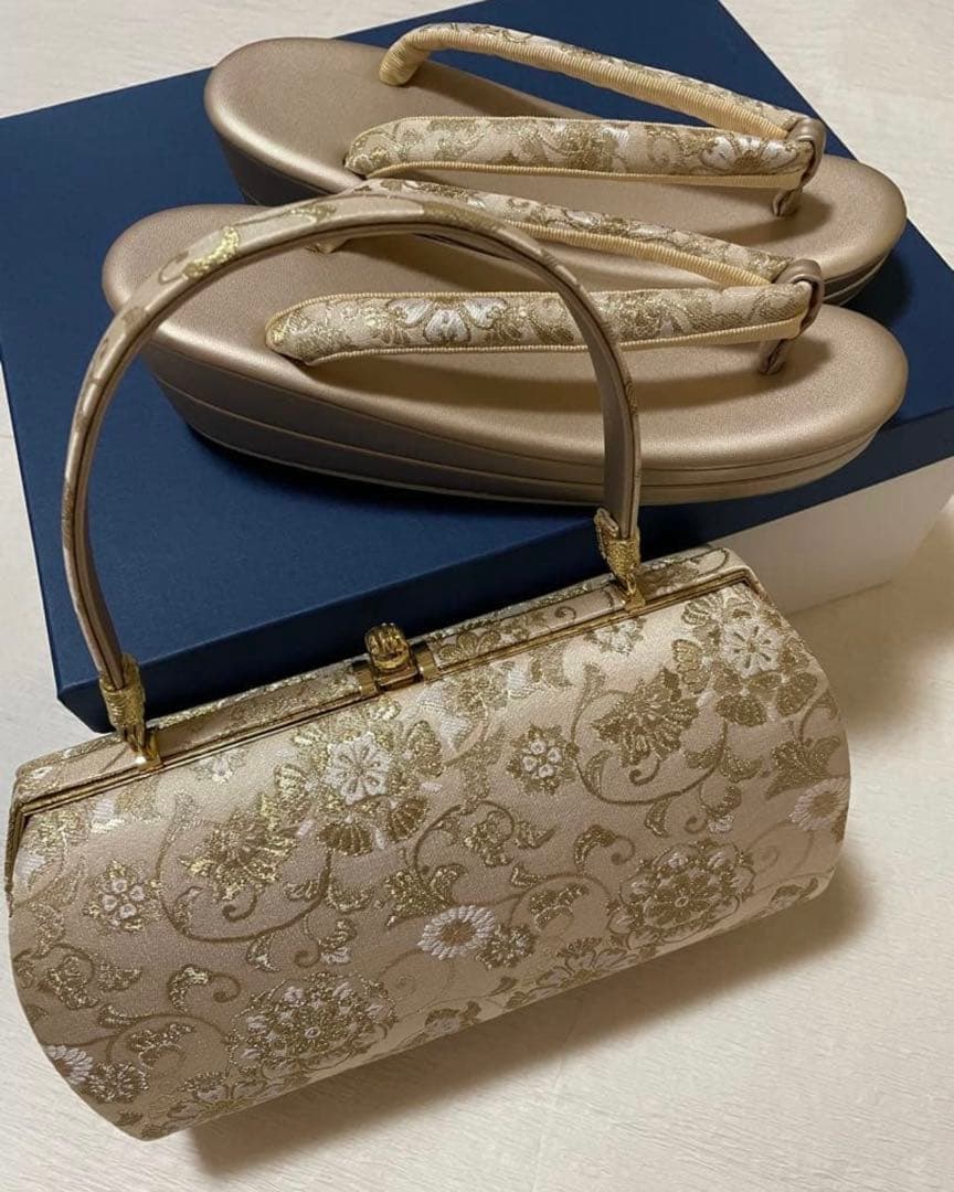 花柄振袖 赤・緑・黒 付属品付き