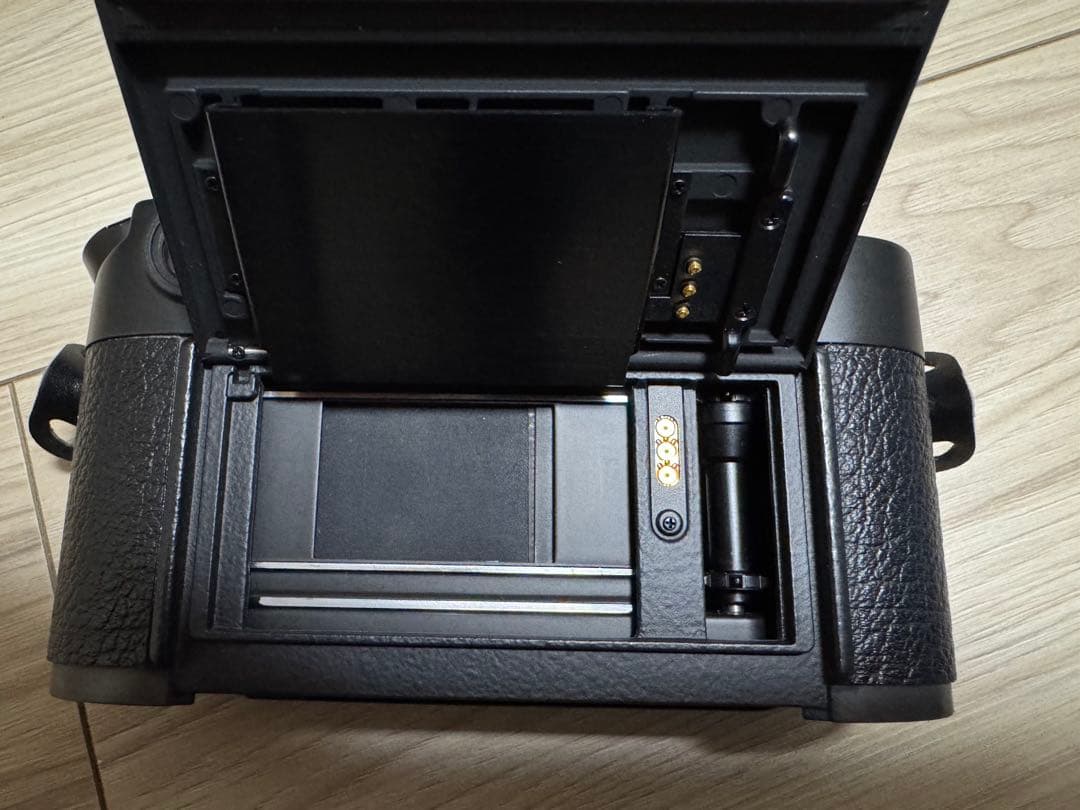 【美品】Leica M6 黒バッジ換装済 (赤バッジ付)