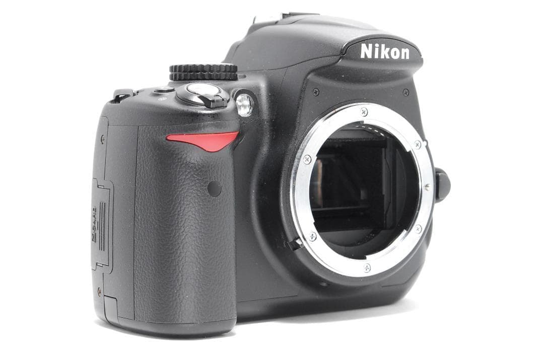 【安心のレンズフード付き】Nikon D5000　スマホ転送　動画・自撮りOK