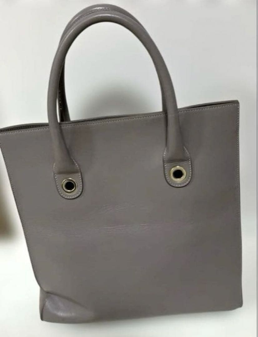 ジミーチュウバッグ大容量