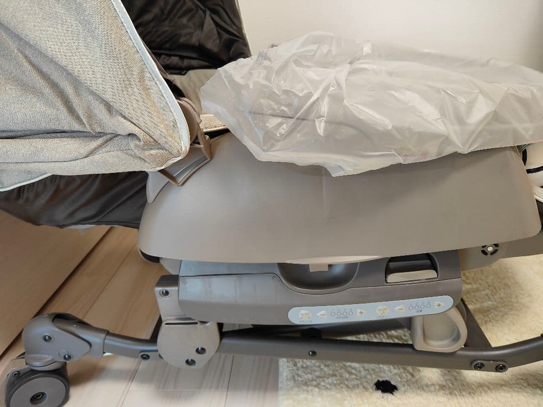 コンビ 　combiのホワイトレーベル ネムリラAUTOSWING BEDi電動