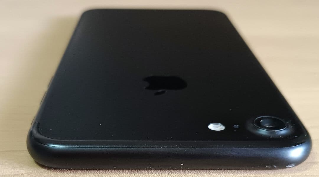 iPhone7 32GBブラック バッテリー最大容量100%SIMフリー