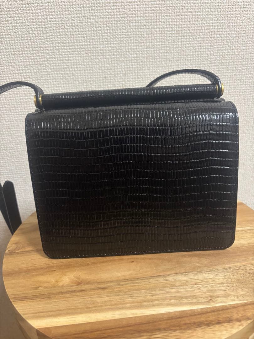 トゥティエ　ポメルミニバッグ　TOUT Y EST 黒 ショルダーバッグ