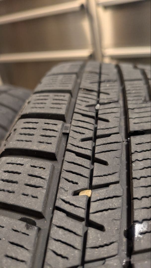 スタッドレス 2022年タイヤ 15インチ 送料込み アイスガードトヨタ等