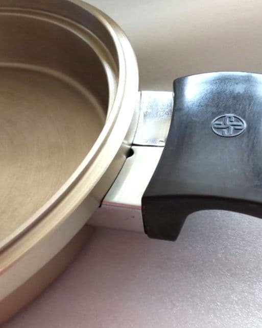 しばのキッチン両手鍋　最高級ゴールドシリーズ
