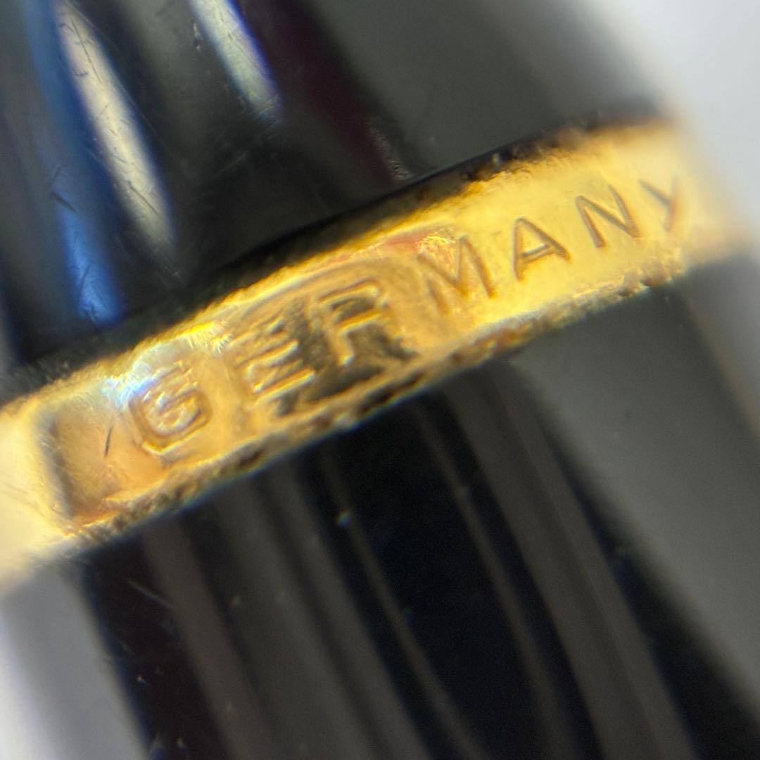 ◇MONTBLANCの万年筆とボールペンのセットです。