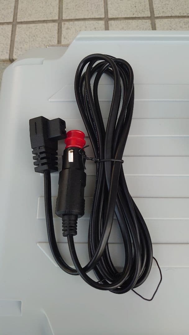 Makita CW180DZ 冷温庫