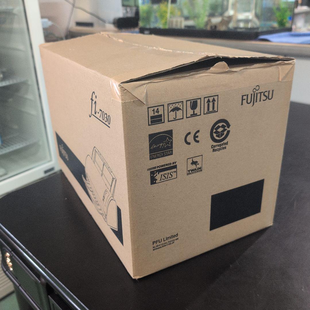 [新品未使用]　富士通 業務用 A4対応スキャナ fi-7030