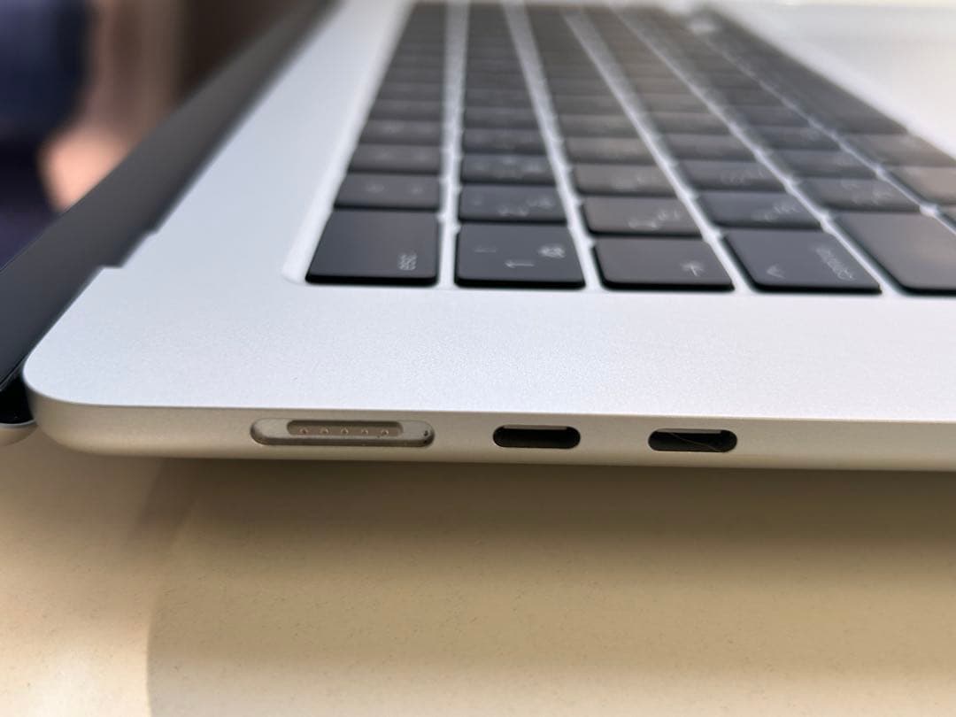 な*の様 Apple MacBook m2 スターライト メモリ8GB・SSD2