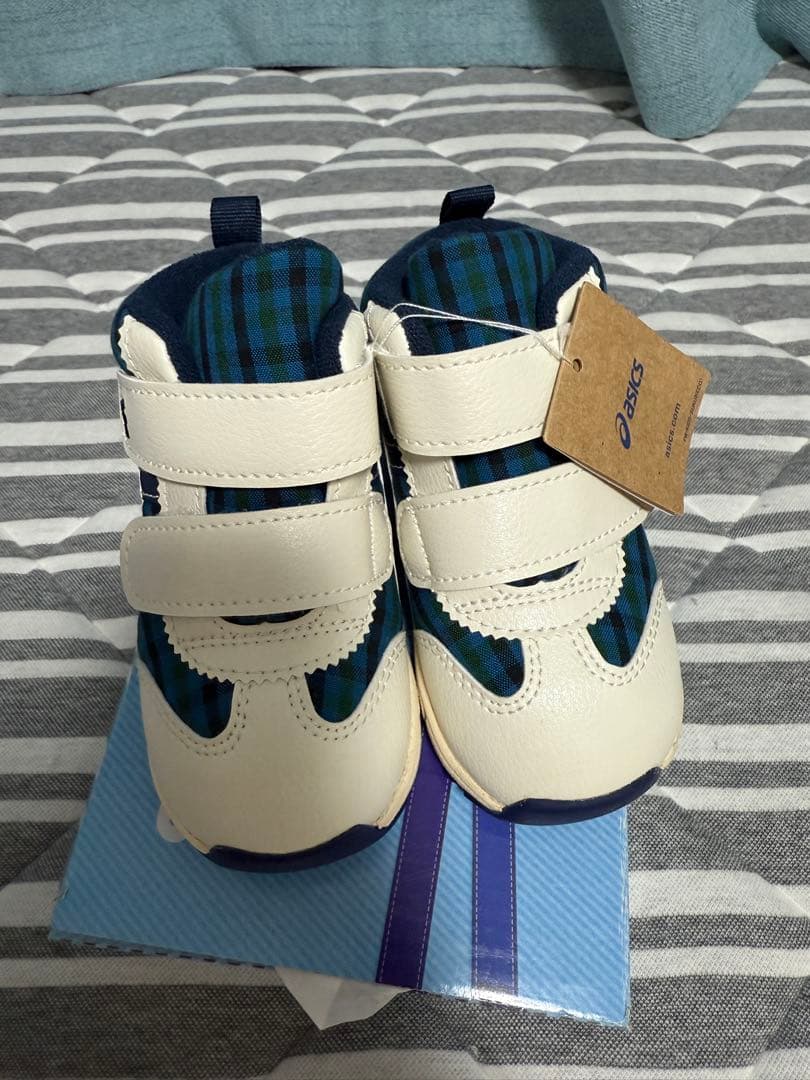 ファミリア　asics スニーカー　14.0