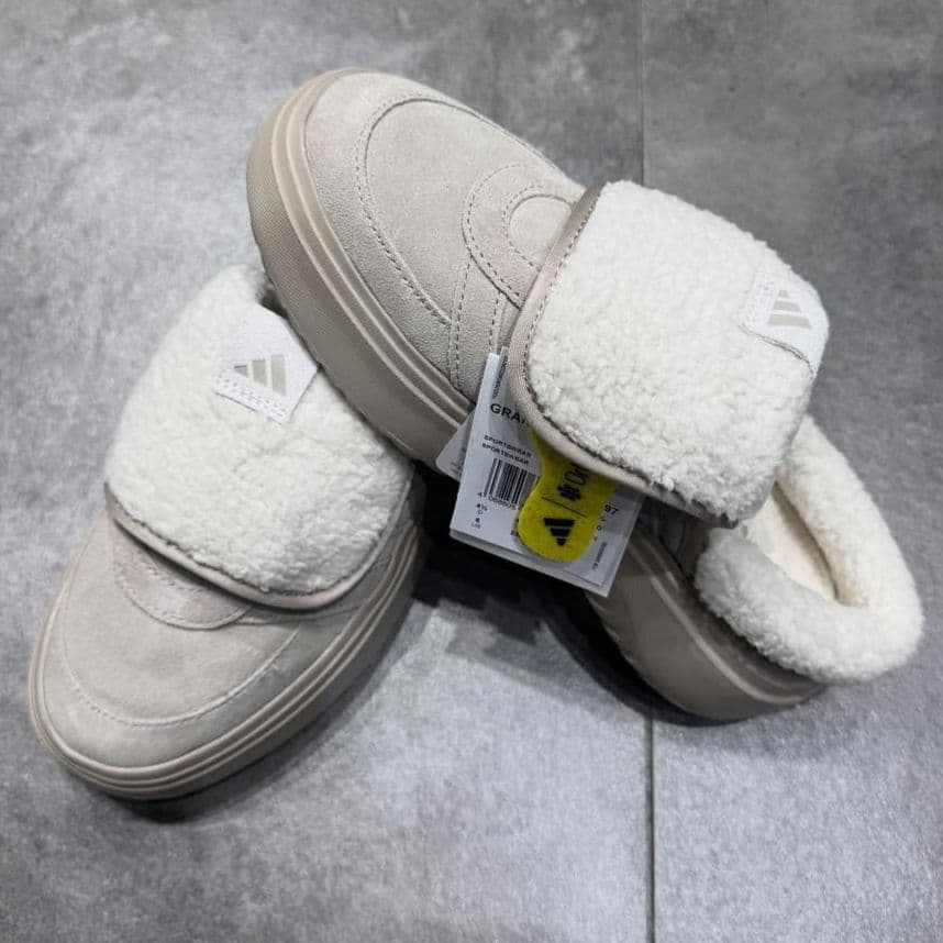 大人気★adidas★アディダス★23.5㎝★ボア付き★ミュール★ベージュ