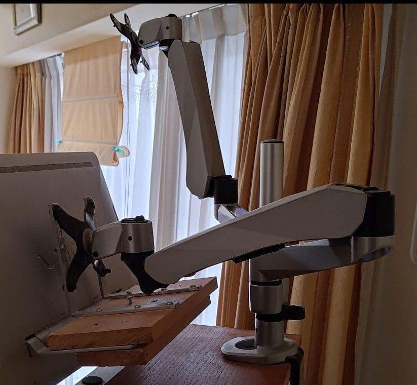 ⑦SANWA SUPPLY CR-LA1007 デュアルモニターアーム