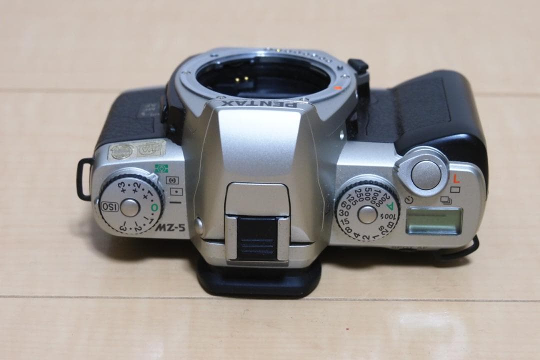 Pentax MZ-5 受賞記念モデル & バッテリーグリップFG