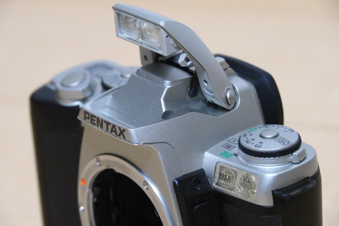 Pentax MZ-5 受賞記念モデル & バッテリーグリップFG