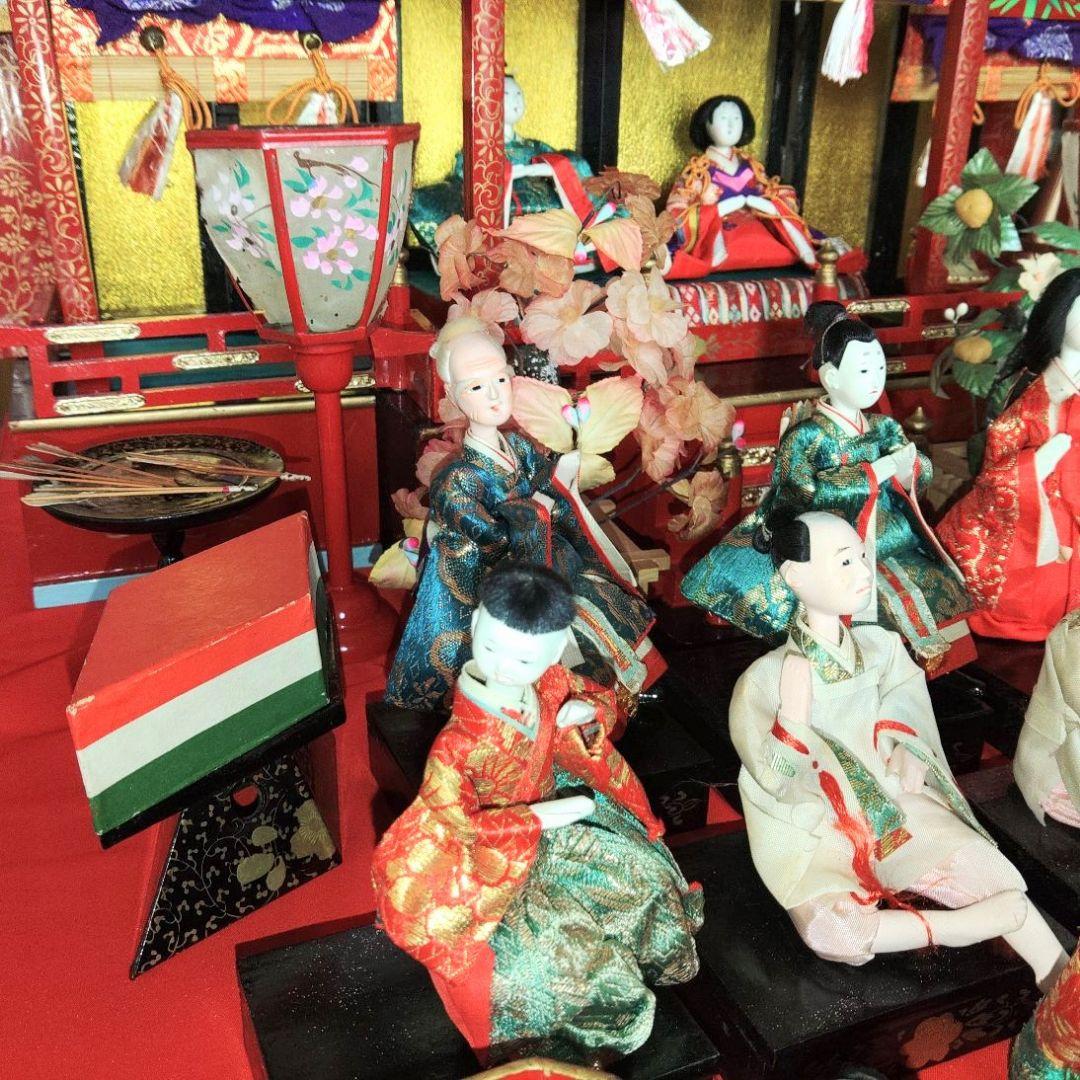 御殿飾り豊寿殿と雛人形、小物のセット
