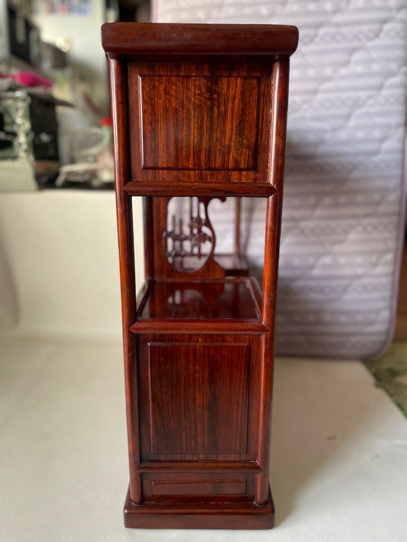 螺鈿細工 小ぶり 茶箪笥 飾り棚 段違い茶壷棚 和風飾り棚 透かし彫り 茶道具