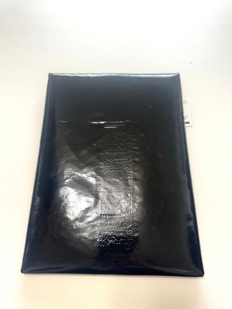 新品 未使用 タグ付 ブラック ホワイト F402 スリ一ブ タブレットケ一ス