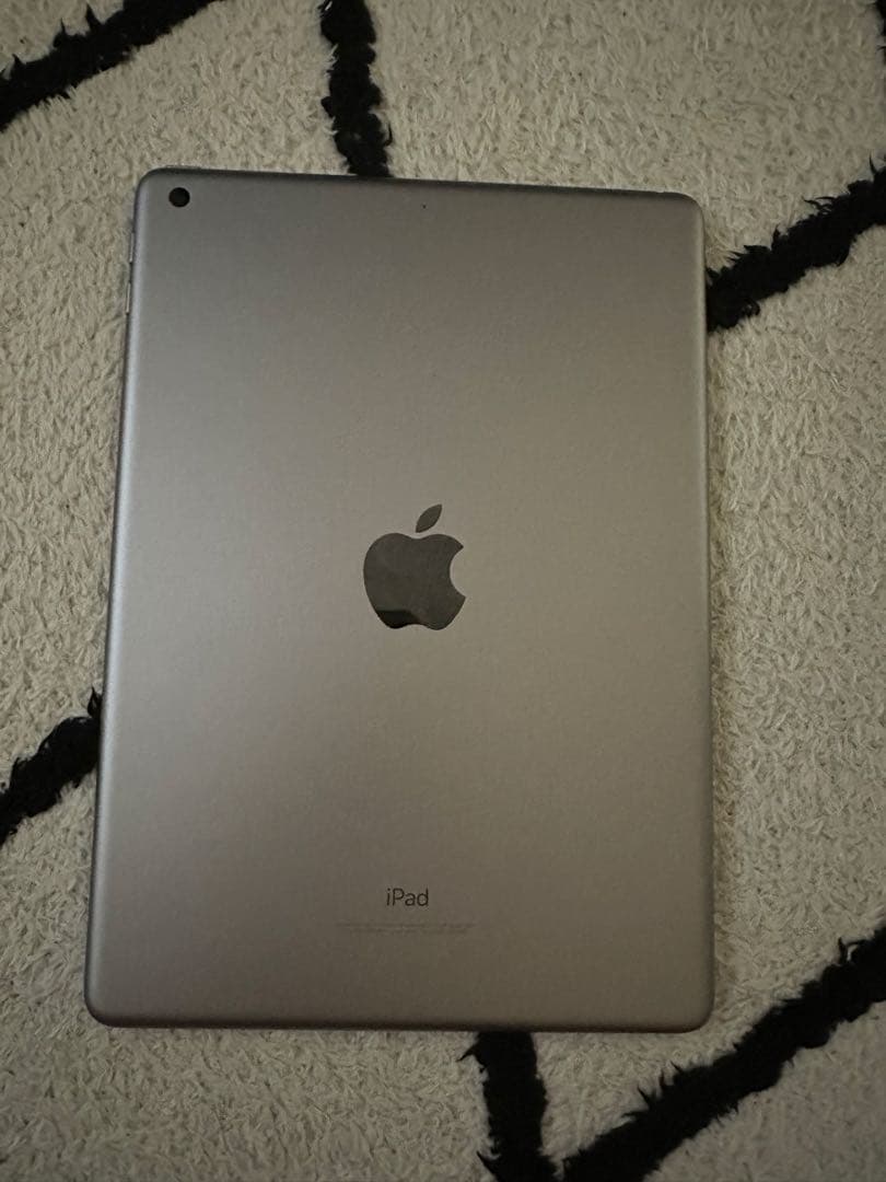 iPad (第6世代) スペースグレー 128GB