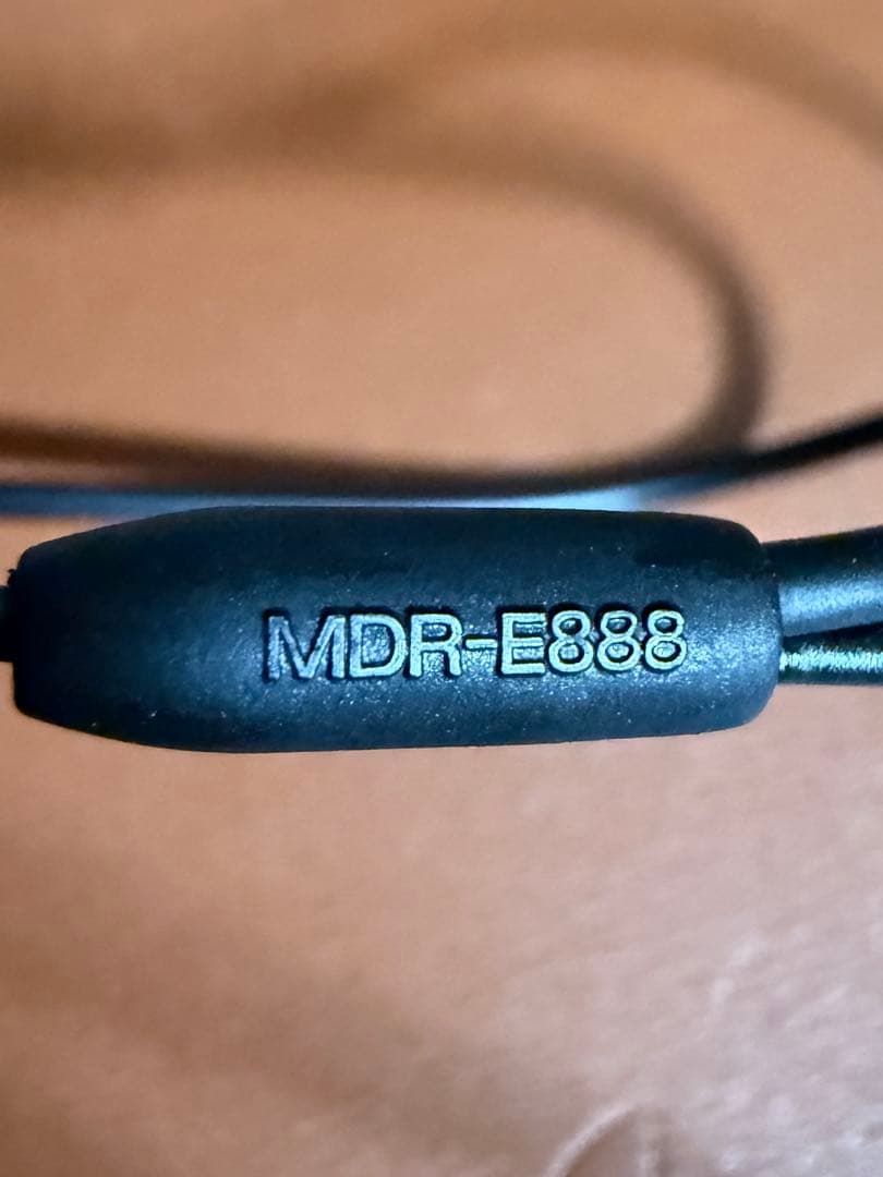 SONY MDR-E888 有線イヤホン キャリングケース付き