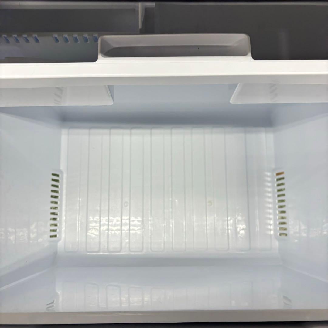 379 2023年製　大型冷蔵庫　家庭用　365L 自動製氷　右開き　最新