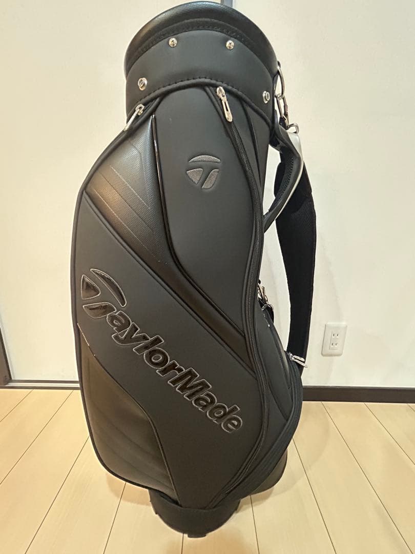 ※最終値下げ 2025テーラーメイド キャディバッグ ※ヘッドカバー付き