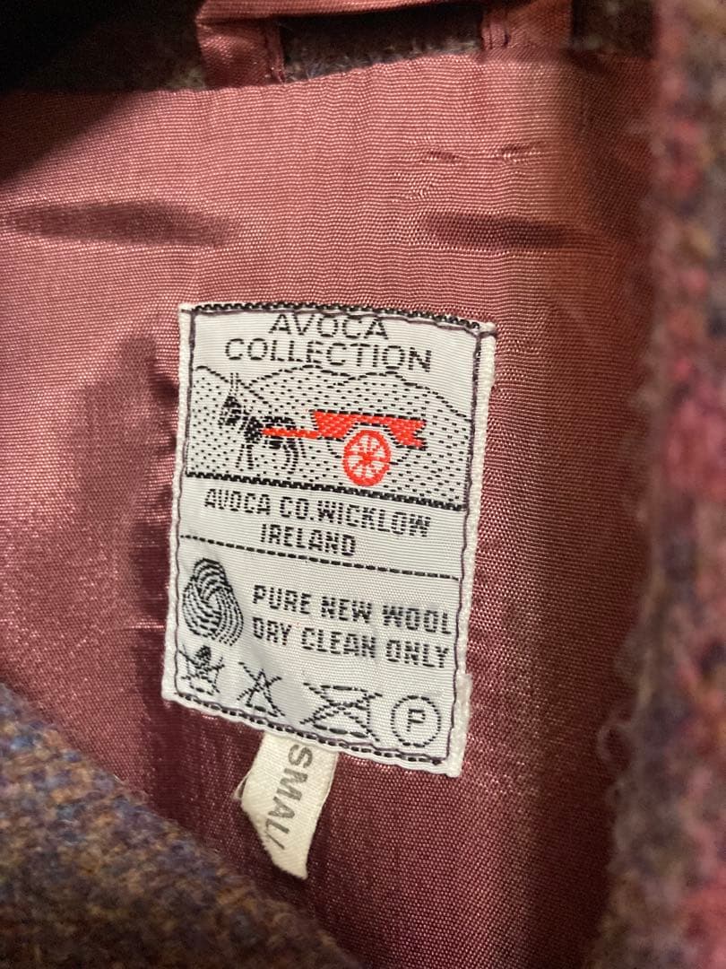 本場アイルランドの高級ブランドAvoca Tweed 手織りの紫のツイードコート