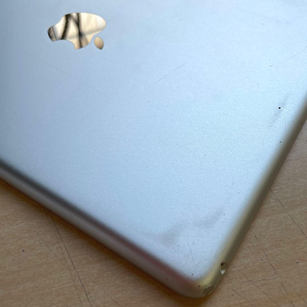 iPad 第6世代　A1893　Wi-Fiモデル　シルバー　32GB #7