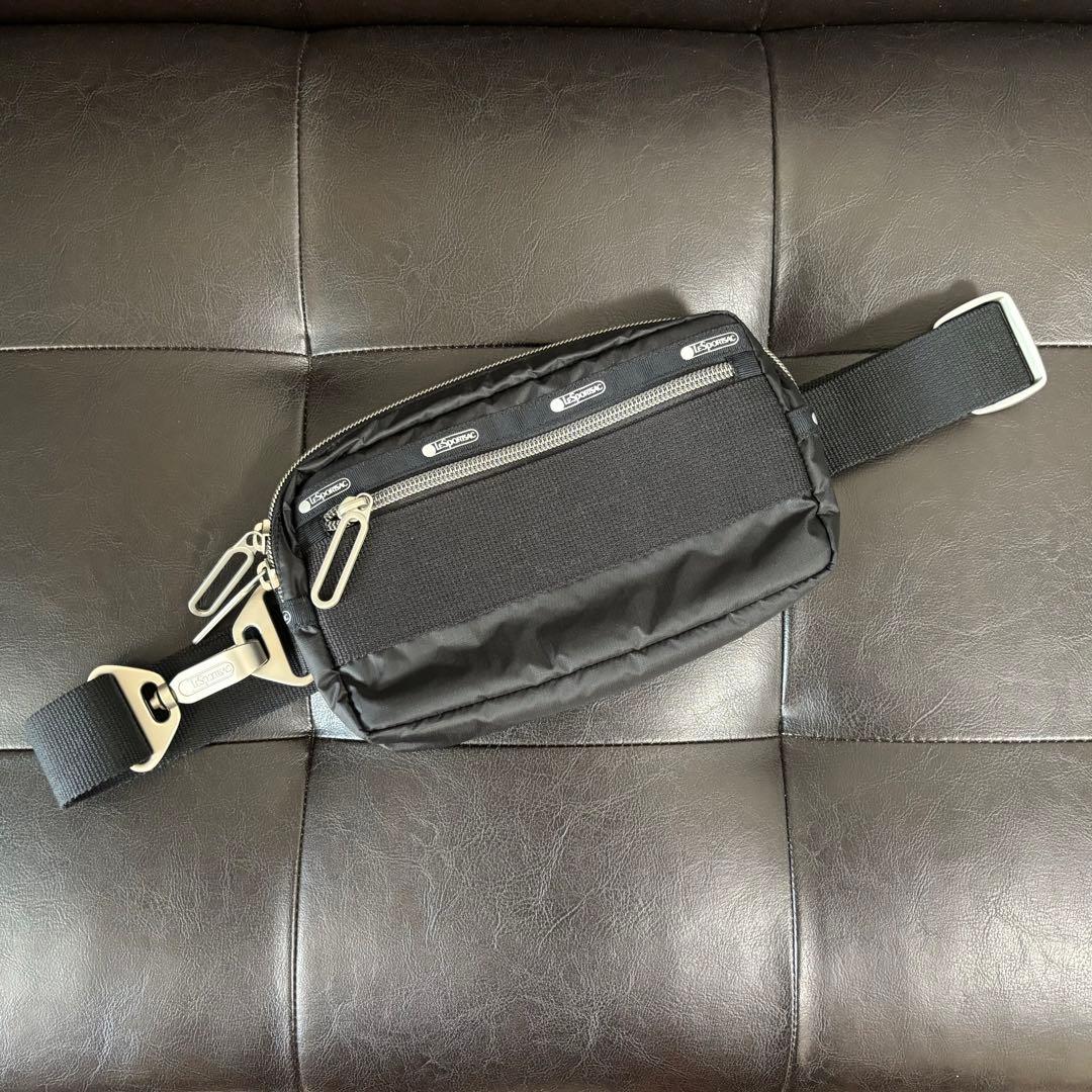 【極美品】LeSportsac ESSENTIAL RECT XBODY1390