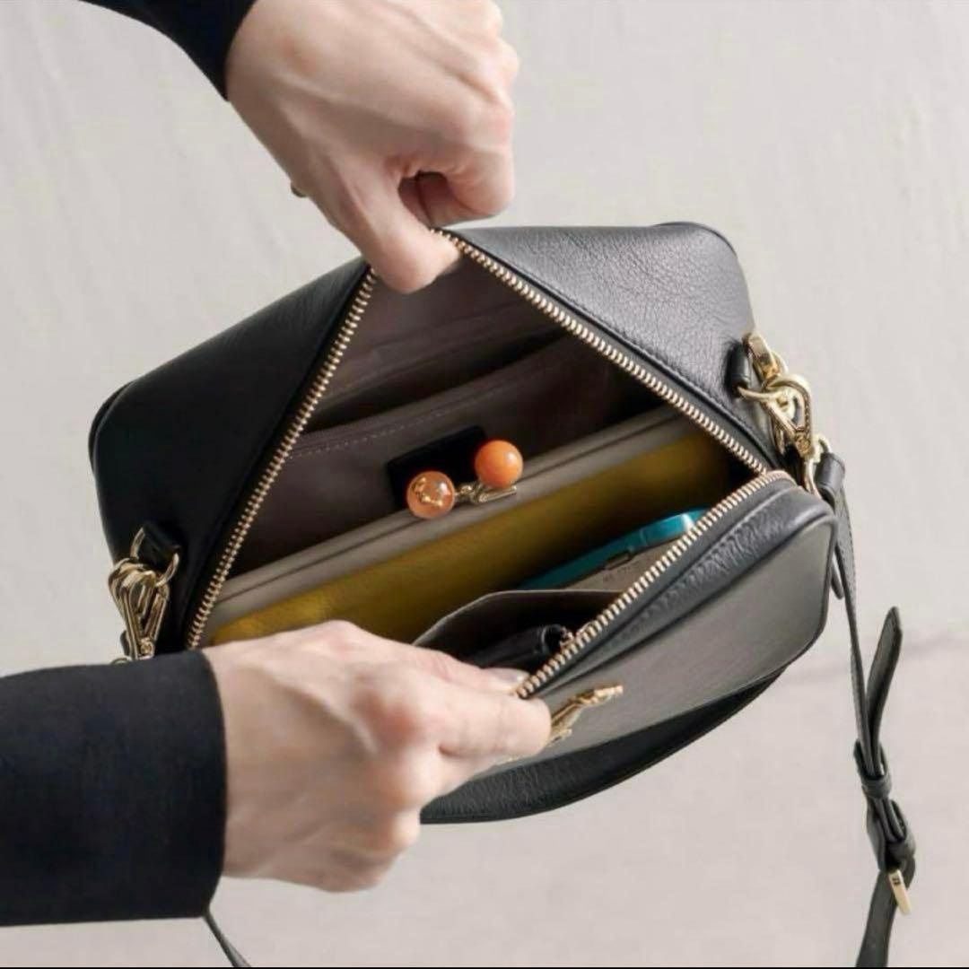 イアパピヨネ ブルックリンチャーム キリン スクエアショルダーバッグ モカ