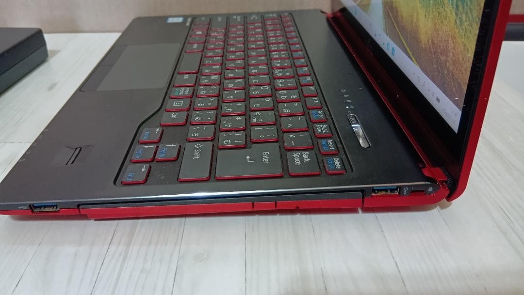 Fujitsu Lifebook SH90/X 6世代i5