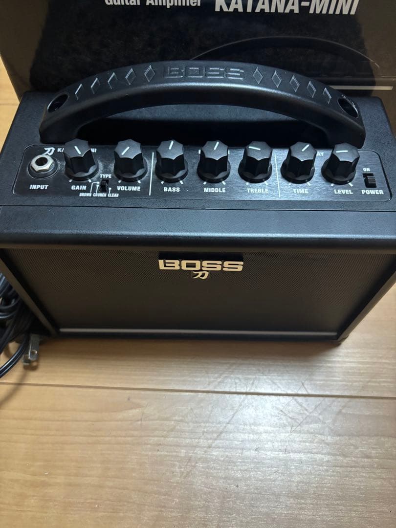 BOSS KATANA-MINI ギターアンプ　別売りアダプター付