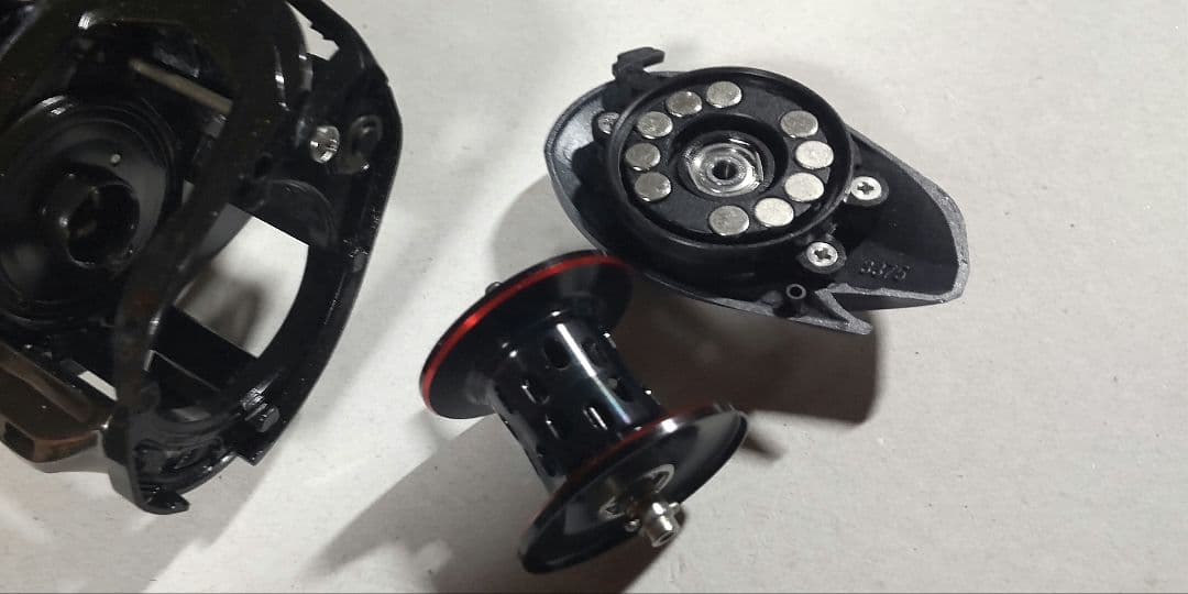 アブガルシア 16Revo LV7 32mm左 美品