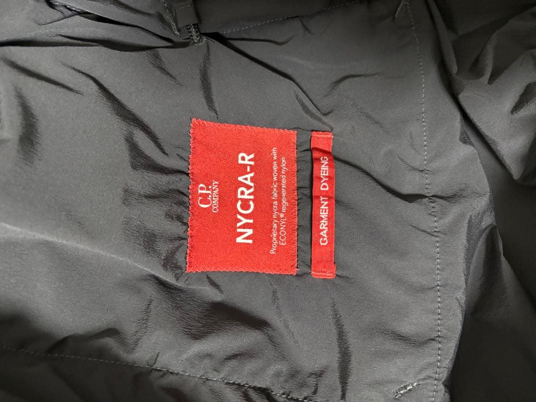 C.P. COMPANY ブラックナイロンジャケット