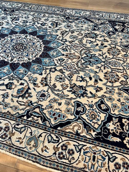 ヴィンテージラグ　絨毯　イラン　ナイン産　手織り　115×203