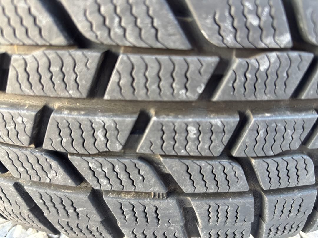 30系アルファード　スタッドレスタイヤ　215/65 16