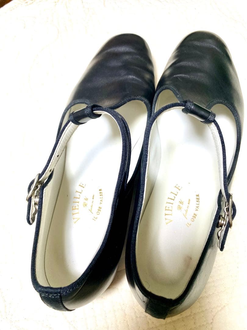 VIEILLE ブラックレザー ストラップシューズ