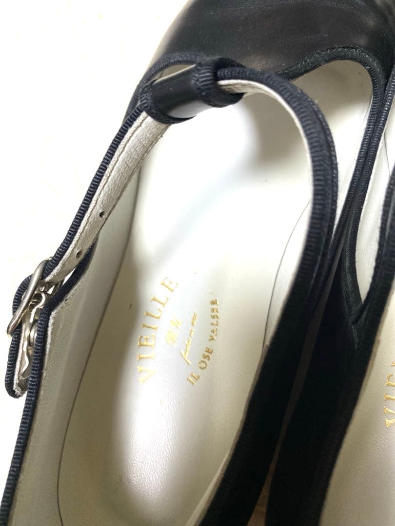 VIEILLE ブラックレザー ストラップシューズ