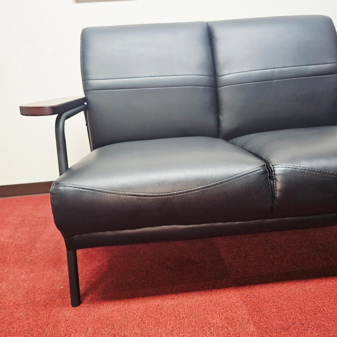 美しい黒いソファ 2人分