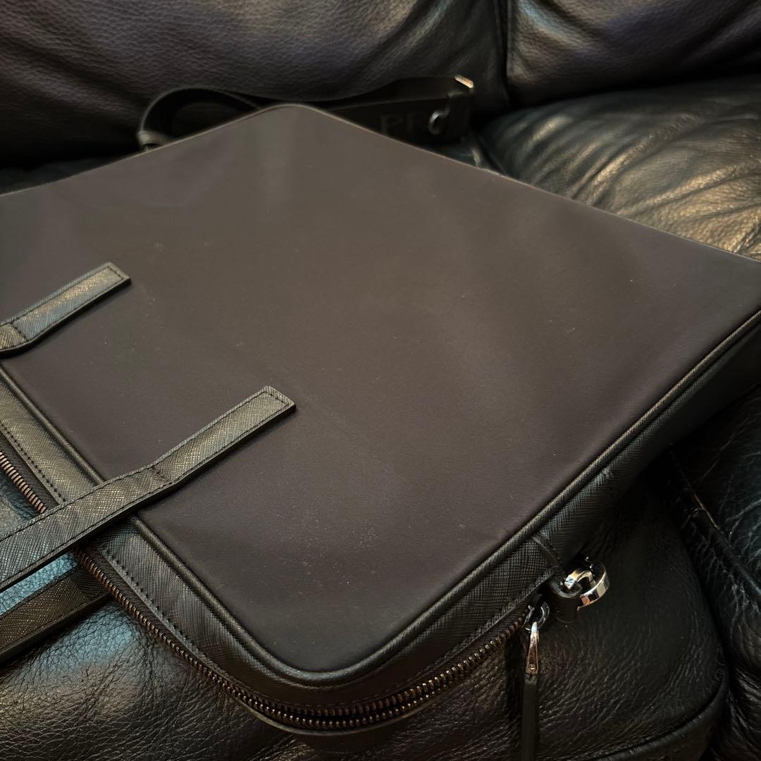美品　PRADA ブラック ビジネスバッグ