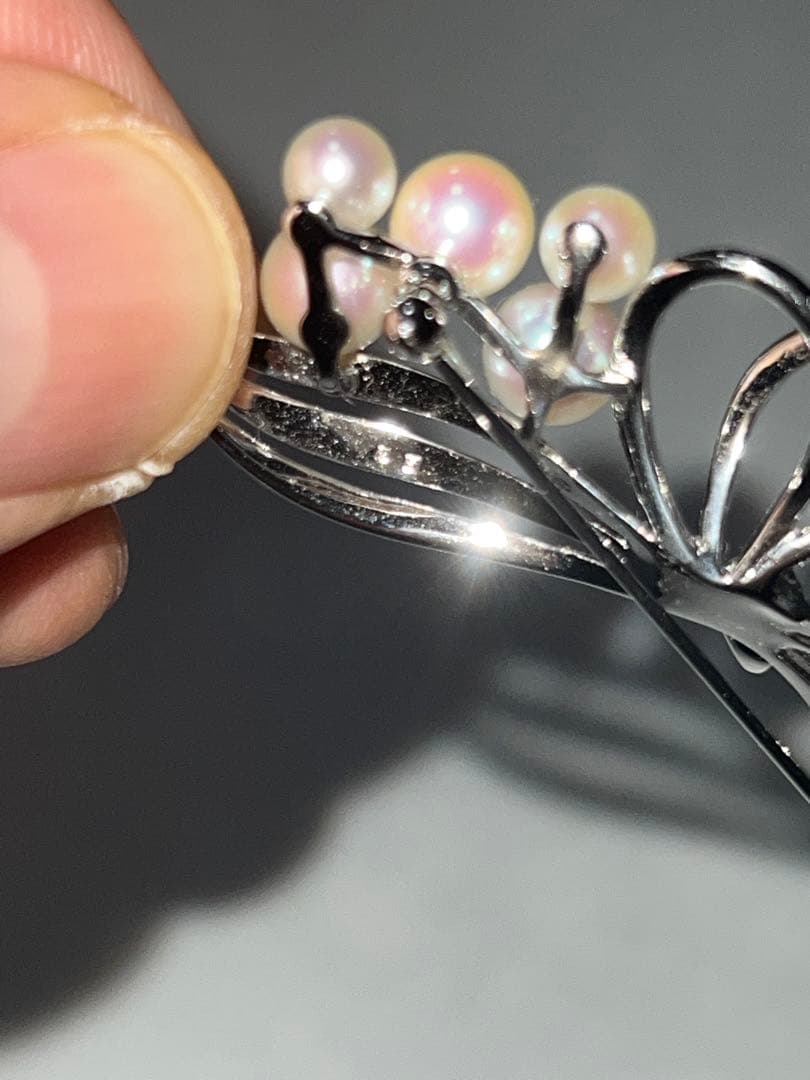 シルバー パール ブローチ 専用ケース付き　コサージュ風