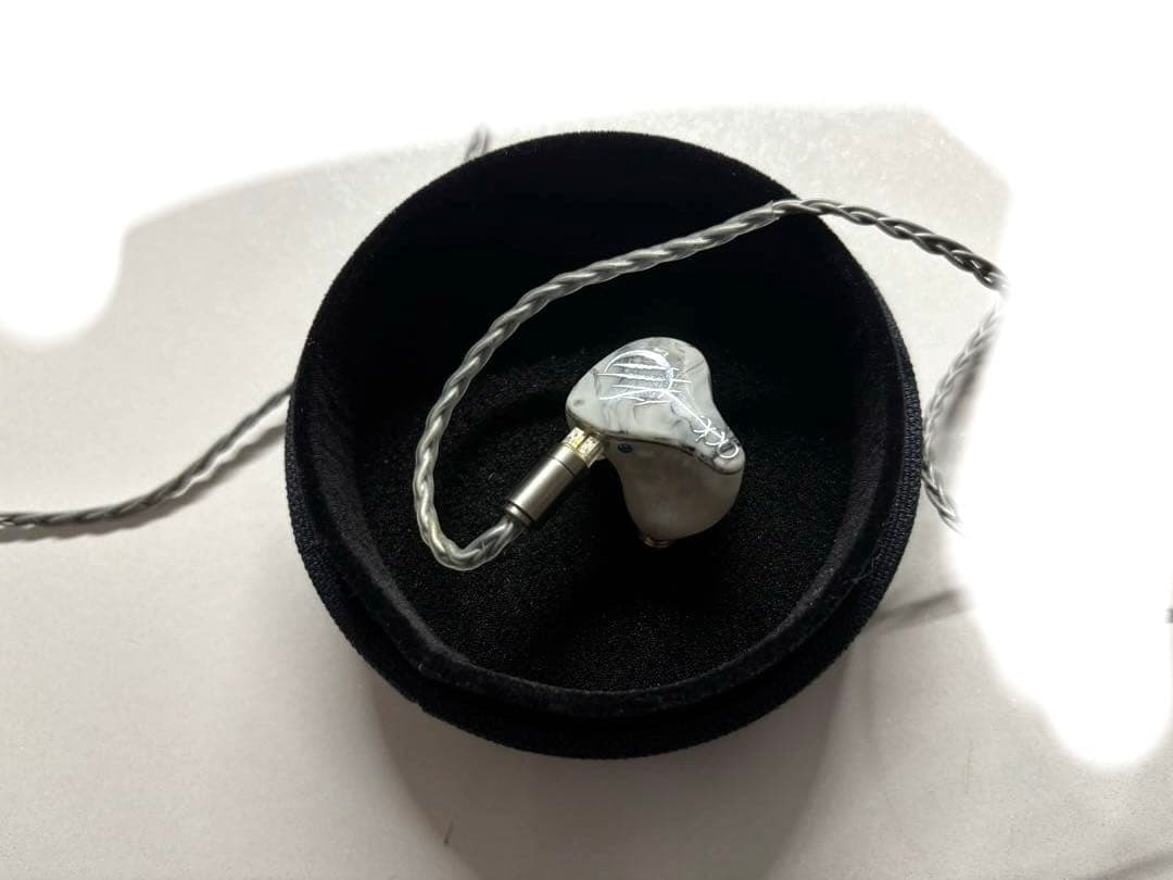 qdc white tiger イヤホン