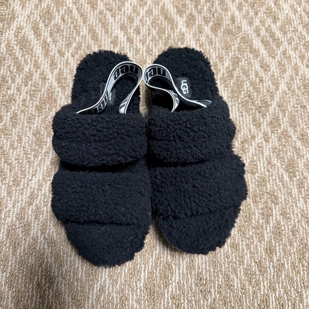 【新品未使用】UGG 黒 もこもこ厚底サンダル