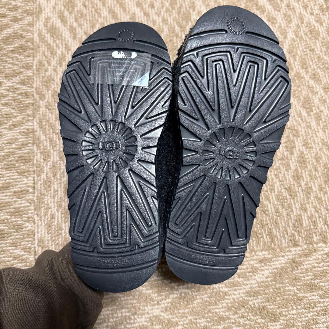 【新品未使用】UGG 黒 もこもこ厚底サンダル