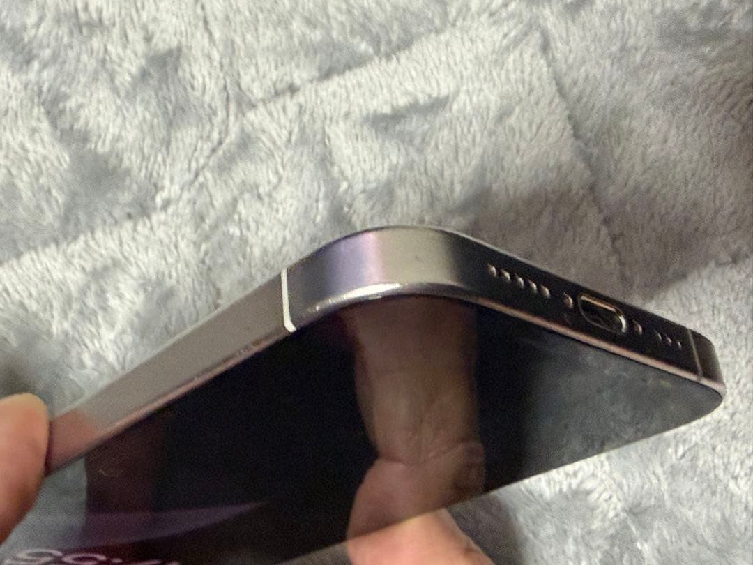 Apple iPhone 15 Pro ホワイトチタニウム　128GB 本体