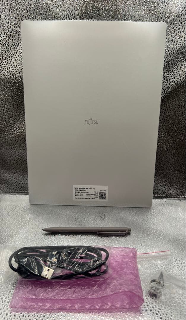 富士通 13.3型電子ペーパー QUADERNO A4サイズ ／FMVDP41