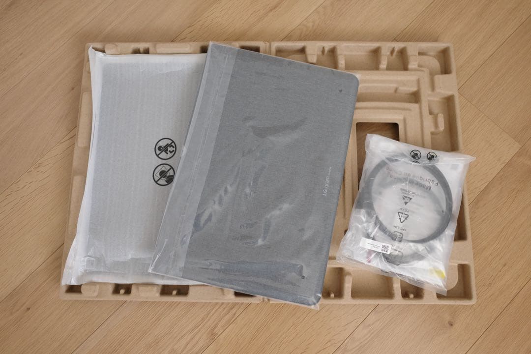 LG gram ＋view 17MT70 モバイルモニター